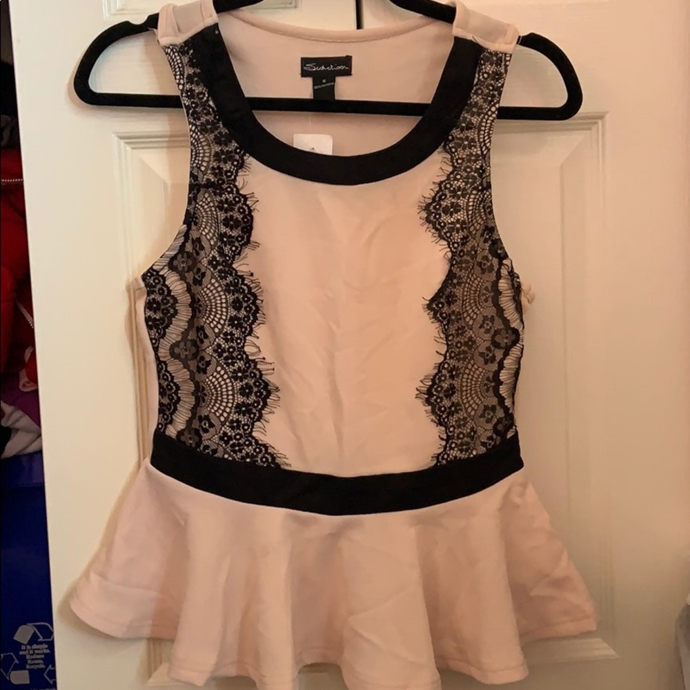 2/$20 Bnwt Peplum Lace Top